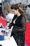 Милли Брэйди (Millie Brady) на премьере фильма "Меч короля А